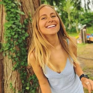 Meet your Posher, Annie